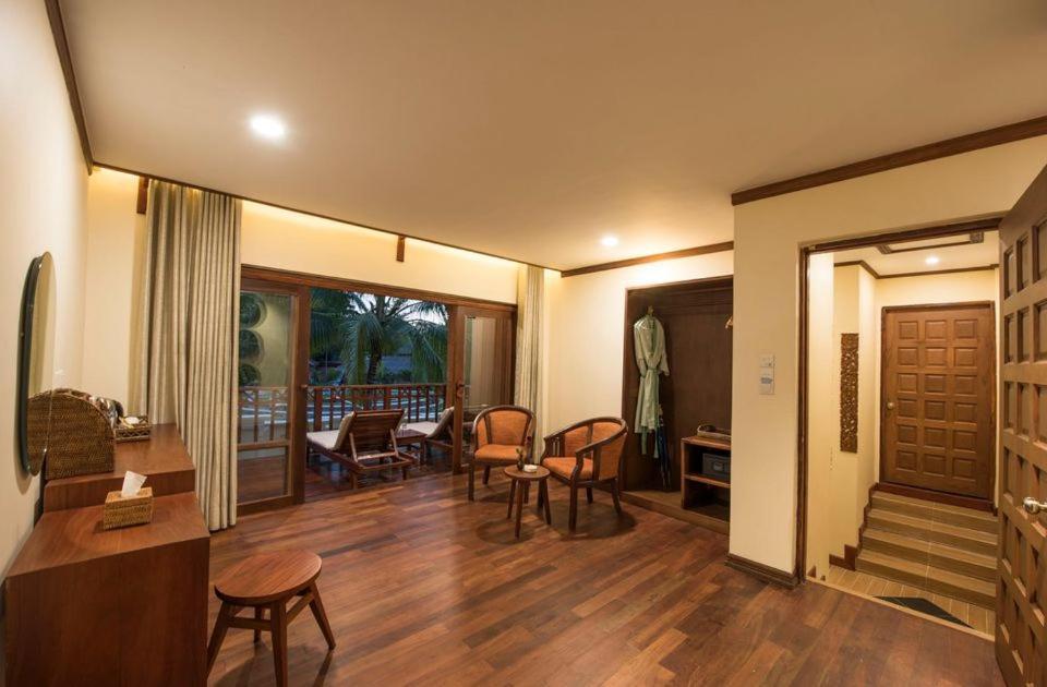 Jade Marina Resort & Spa Ngapali Exterior photo