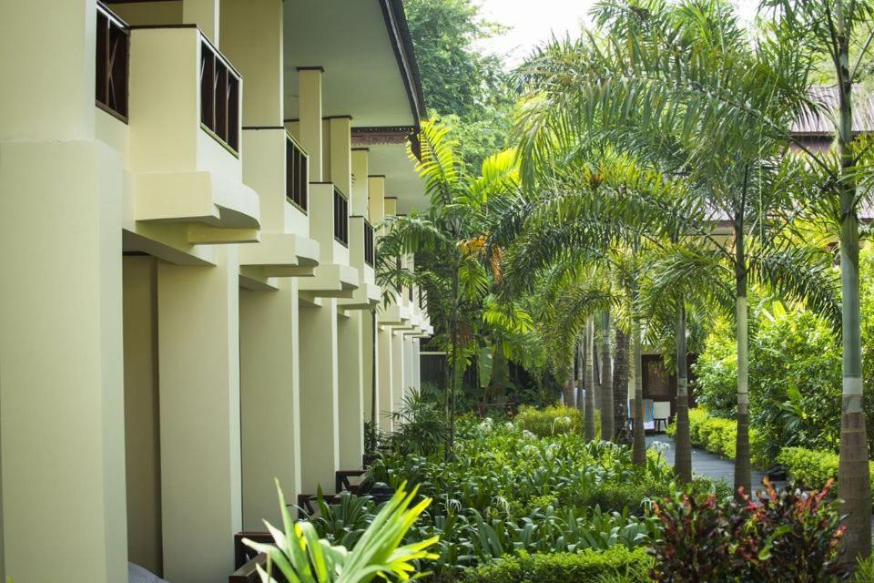 Jade Marina Resort & Spa Ngapali Exterior photo