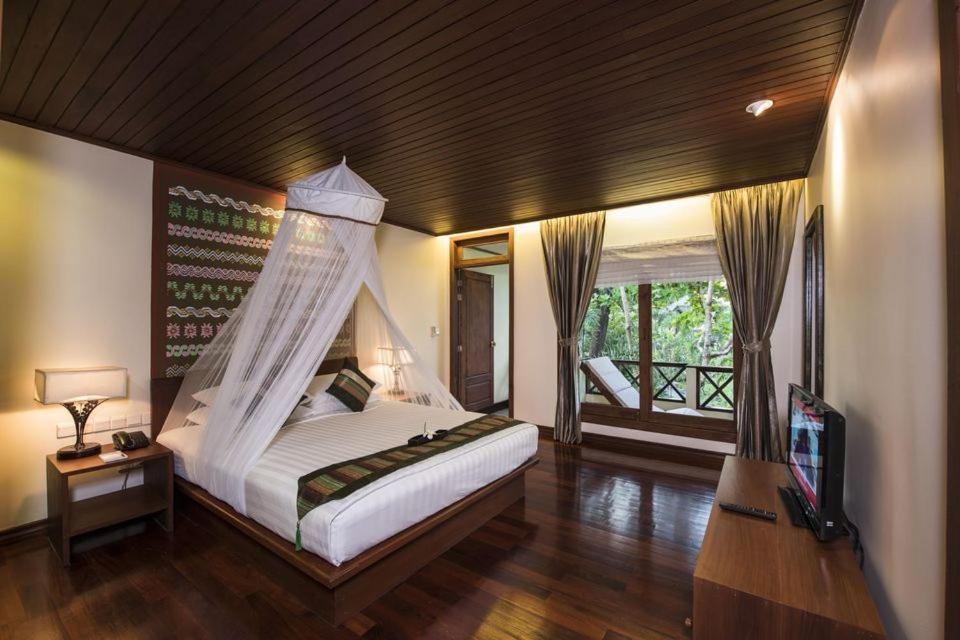 Jade Marina Resort & Spa Ngapali Exterior photo