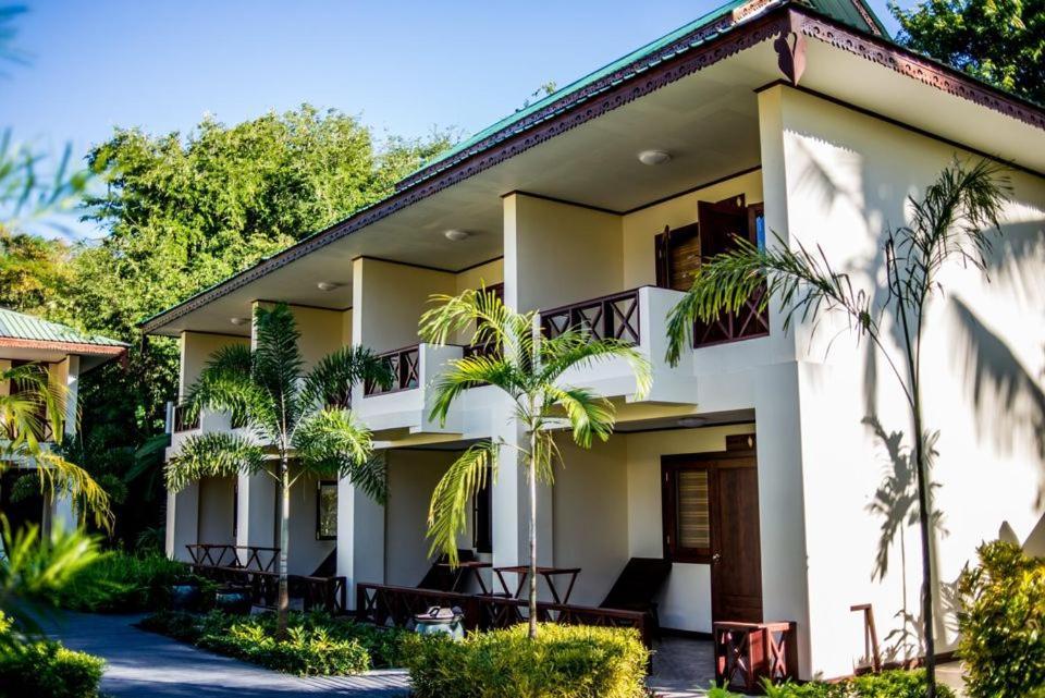 Jade Marina Resort & Spa Ngapali Exterior photo
